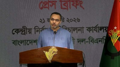কথা বলছেন মাহদী আমিন (ফাইল ছবি)