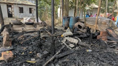 শরীয়তপুর সদরের শৌলপাড়া ইউনিয়ন পরিষদের (ইউপি) চেয়ারম্যান ভাষানী খানের বাড়িতে হামলার ঘটনা ঘটেছে