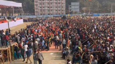 খণ্ড খণ্ড মিছিল নিয়ে আসছেন নেতাকর্মীরা