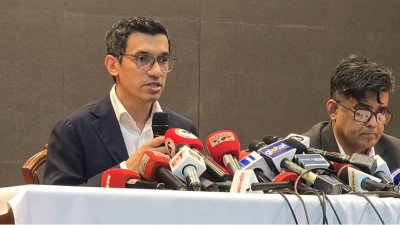বক্তব্য রাখছেন চৌধুরী আশিক মাহমুদ বিন হারুন