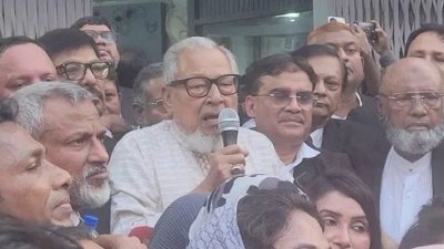 বক্তব্য দিচ্ছেন নজরুল ইসলাম খান