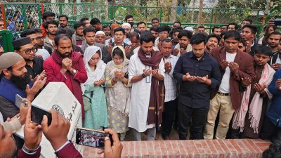 রংপুরে শহীদ আবু সাঈদের কবর জিয়ারত করেন এনসিপির মুখপাত্র আসিফ মাহমুদ সজীব ভূঁইয়া