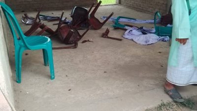 নোয়াখালী-২ আসনের সোনাইমুড়ী উপজেলার বারগাঁও ইউনিয়নের ভোরের বাজারে বিএনপির বিদ্রোহী স্বতন্ত্র প্রার্থী কাজী মফিজুর রহমানের নির্বাচনি কার্যালয়ে হামলা ও ভাঙচুর