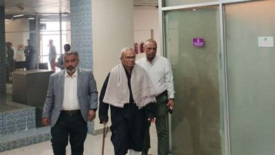 নির্বাচন কমিশনে বিএনপির প্রতিনিধি দল 