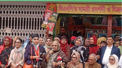 কথা বলছেন সেলিমা রহমান