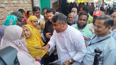 জনসংযোগে ঢাকা-১৮ আসনের বিএনপি মনোনীত প্রার্থী ও ঢাকা মহানগর উত্তর বিএনপির যুগ্ম আহ্বায়ক এস এম জাহাঙ্গীর হোসেন