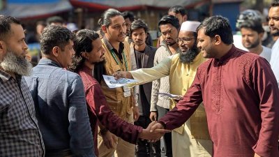 গণসংযোগে শাপলা কলি প্রতীকের প্রার্থী  আরিফুল ইসলাম