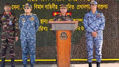 গাজীপুরে মতবিনিময় সভায় সেনাবাহিনী প্রধান জেনারেল ওয়াকার-উজ-জামান