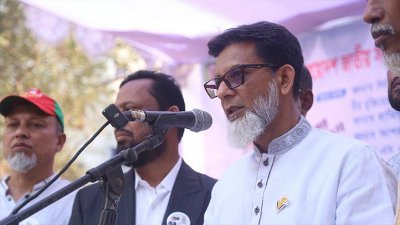 গণসংযোগে ঢাকা-৯ আসনে বিএনপি মনোনীত প্রার্থী হাবিবুর রশিদ হাবিব