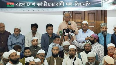 বিএনপির কেন্দ্রীয় কার্যালয়ে পবিত্র শবে বরাত উপলক্ষে আয়োজিত মিলাদ ও দোয়া মাহফিলে বিএনপির সিনিয়র যুগ্ম মহাসচিব রুহুল কবির রিজভী