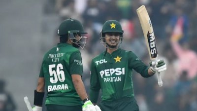 অলরাউন্ডার র‌্যাঙ্কিংয়ে শীর্ষে ফিরেছেন সাইম আইয়ুব।