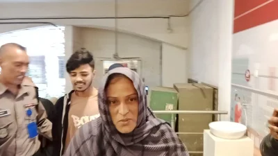 অপহরণ ও প্রাণনাশের হুমকি দিয়ে অর্থ আদায়ের অভিযোগে গ্রেফতার মৌসুমী (হিজড়া)