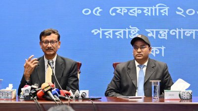 পররাষ্ট্র মন্ত্রণালয়ে আয়োজিত ব্রিফিংয়ে কথা বলছেন পররাষ্ট্র উপদেষ্টা মো. তৌহিদ হোসেন। ছবি: বাংলা ট্রিবিউন