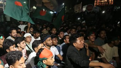 সন্ধ্যায় শাহবাগে অবস্থান নিয়েছিল ইনকিলাব মঞ্চের নেতাকর্মীরা