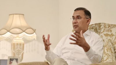 ব্রিটিশ বার্তা সংস্থা রয়টার্সকে দেওয়া এক বিশেষ সাক্ষাৎকারে প্রধানমন্ত্রী পদপ্রার্থী ও বিএনপির ভারপ্রাপ্ত চেয়ারম্যান তারেক রহমান। ছবি: রয়টার্স
