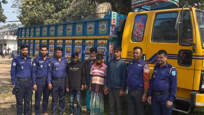 ঢাকার ধামরাইয়ে অটোরাইস মিলে ডাকাতির ঘটনায় চার জনকে গ্রেফতার করেছে পুলিশ