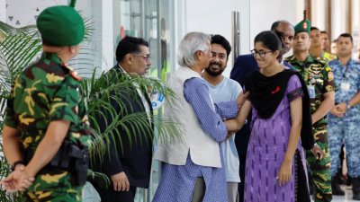 নোবেল জয়ী মোহাম্মদ ইউনূসের সরকারকে সব পক্ষই  মেনে নিলেও ২২ মাস পর ইউনুস সরকারকে নিয়ে রয়েছে মিশ্র প্রতিক্রিয়া। ফাইল ছবি: রয়টার্স