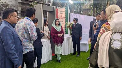 গুলশান লেক পার্কে গুলশান বনানী বারিধারা সোসাইটির নারী প্রতিনিধিদের সঙ্গে মতবিনিময় সভা করেন জুবাইদা রহমান