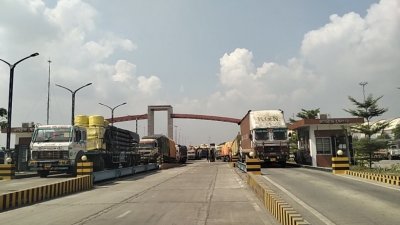 বেনাপোল স্থলবন্দরের প্রবেশপথ