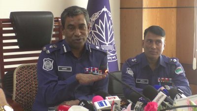 এবার জাতীয় সংসদ নির্বাচনে পুলিশ শটগানে শুধুমাত্র রাবার বুলেট ব্যবহার করবে বলে জানিয়েছেন খুলনা রেঞ্জের উপমহাপরিদর্শক (ডিআইজি) রেজাউল হক