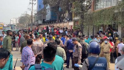 চট্টগ্রাম মহানগরে আবুল খায়ের গ্রুপের প্রতিষ্ঠান স্টারশিপ কনডেন্সড মিল্ক কারখানায় বয়লার বিস্ফোরণে অন্তত ১২ জন আহত