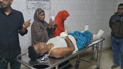 হাসপাতালে আহত ব্যক্তি