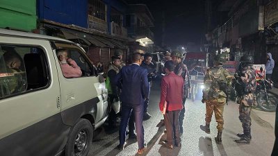 কালীগঞ্জ পৌরসভার ৫নং সলিমুন্নেছা মাধ্যমিক বালিকা বিদ্যালয় কেন্দ্রে এ ঘটনা ঘটে