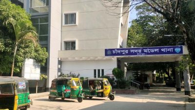 বিশৃঙ্খলা সৃষ্টি করায় দলের কর্মীদের পুলিশে দিলেন নবনির্বাচিত এমপি