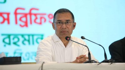সংবাদ সম্মেলনে বিএনপির চেয়ারম্যান তারেক রহমান (ছবি: নাসিরুল ইসলাম)
