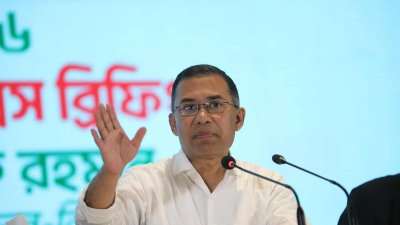 হোটেল ইন্টারকন্টিনেন্টালে নির্বাচন পরবর্তী সংবাদ সম্মেলনে বিএনপি চেয়ারম্যান তারেক রহমান। ছবি: নাসিরুল ইসলাম