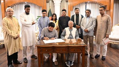 জুলাই সনদে সই করছেন এনসিপির আহ্বায়ক নাহিদ ইসলাম