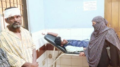 ব্রাহ্মণবাড়িয়ার সরাইলে বাসের চাপায় প্রাইভেটকারে থাকা মা-ছেলে নিহত ও তাদের তিন স্বজন আহত হয়েছেন