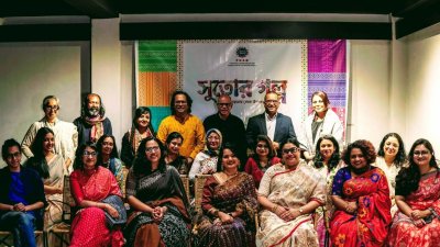 উৎসবে অংশ নেওয়া উদ্যোক্তা ও আয়োজকরা