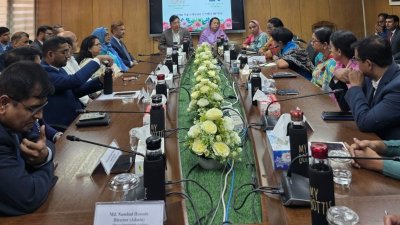 মন্ত্রণালয়ের সম্মেলন কক্ষে সংবর্ধনা অনুষ্ঠানের আয়োজন করা হয়