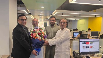 দৈনিক সময়ের আলোর উপদেষ্টা সম্পাদক হিসেবে যোগ দিয়েছেন বিএনপির মিডিয়া সেলের অন্যতম সদস্য শায়রুল কবির খান