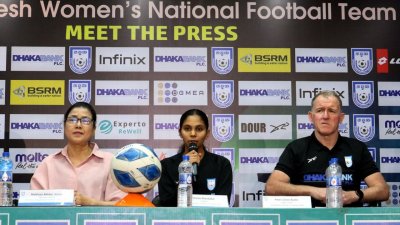 সংবাদ সম্মেলনে কথা বলছেন অধিনায়ক আফঈদা খন্দকার।