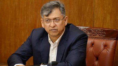 কথা বলছেন সালাহউদ্দিন আহমদ