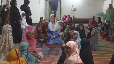 মাদ্রাসা শিক্ষার্থী ও এতিমদের সঙ্গে জাইমা রহমান