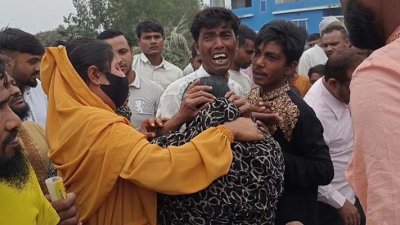 স্বজনদের কান্না