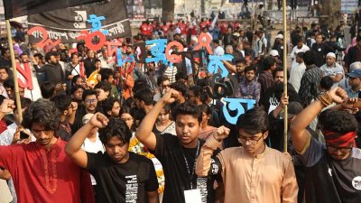 ভাষা শহীদদের প্রতি শ্রদ্ধা নিবেদন (ছবি: নাসিরুল ইসলাম)