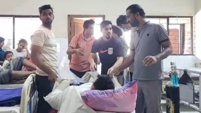 চট্টগ্রাম নগরের হালিশহরে একটি বাসার ‘রান্নাঘরে জমে থাকা গ্যাস’ বিস্ফোরণে দগ্ধ নয় জনের মধ্যে একজন মারা গেছেন