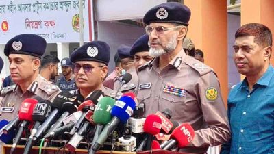 কথা বলছেন মো. সরওয়ার