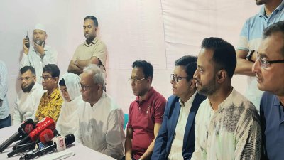 শহীদ ইউসুফের পরিবারের পাশে আমরা বিএনপি পরিবারের প্রতিনিধি দল। ছবি: সংগৃহীত