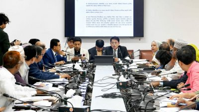 মতবিনিময় সভায় বক্তব্য রাখছেন শিক্ষামন্ত্রী