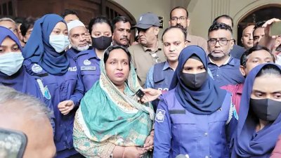 গত বছরের ৯ মে সেলিনা হায়াৎ আইভীকে নিজ বাসা থেকে গ্রেফতার করা হয়