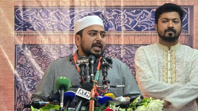 বুধবার সিলেট নগরের কাজীটুলা এলাকার একটি কনভেনশন সেন্টারে দলের সিলেট বিভাগীয় ইফতার পার্টিতে বক্তব্য দেন এনসিপির আহ্বায়ক ও সংসদ সদস্য নাহিদ ইসলাম