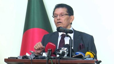 কথা বলছেন পররাষ্ট্রমন্ত্রী ড. খলিলুর রহমান