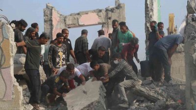 ইরানে ইসরায়েল ও যুক্তরাষ্ট্রের হামলা। ফাইল ছবি: এপি