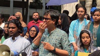 অপরাজেয় বাংলার পদদেশে শিক্ষার্থীদের সমাবেশ