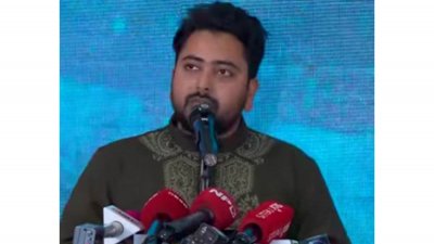 বক্তব্য রাখছেন নাহিদ ইসলাম